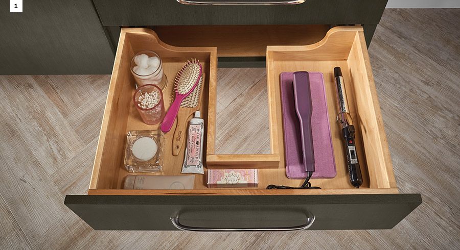https://www.kraftmaid.com/product_images/uploaded_images/kraftmaid-vanity-deluxe-roll-out-tray-0001-1-compressed.jpg